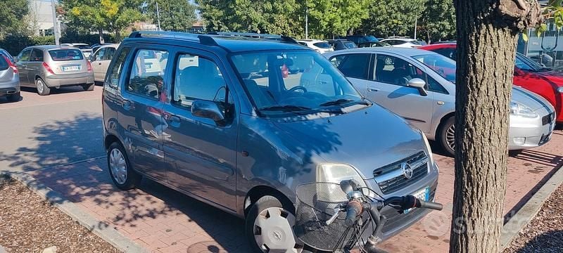 Usata Opel Agila 69 CV (50 kW) 2007 Grigio Utilitaria