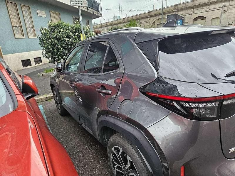 Usata Toyota Yaris Cross 92 CV (67 kW) 2022 Grigio SUV