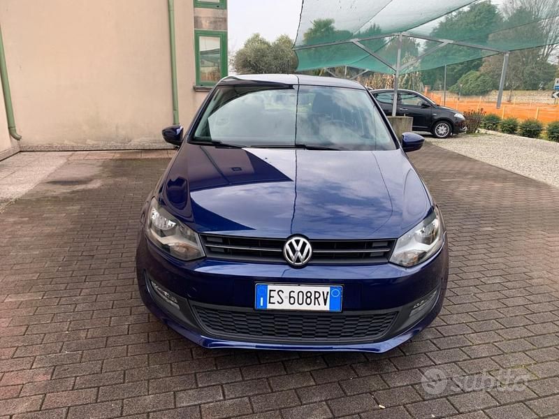 Usata VW Polo Comfortline 74 CV (54 kW) 2013 Blu Utilitaria