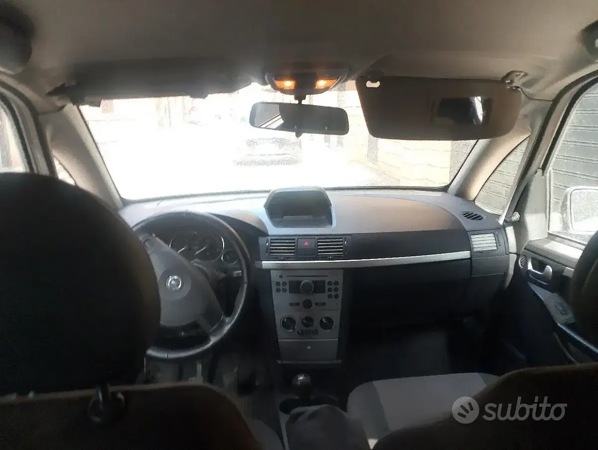 Usata Opel Meriva 101 CV (74 kW) 2005 Grigio Monovolume