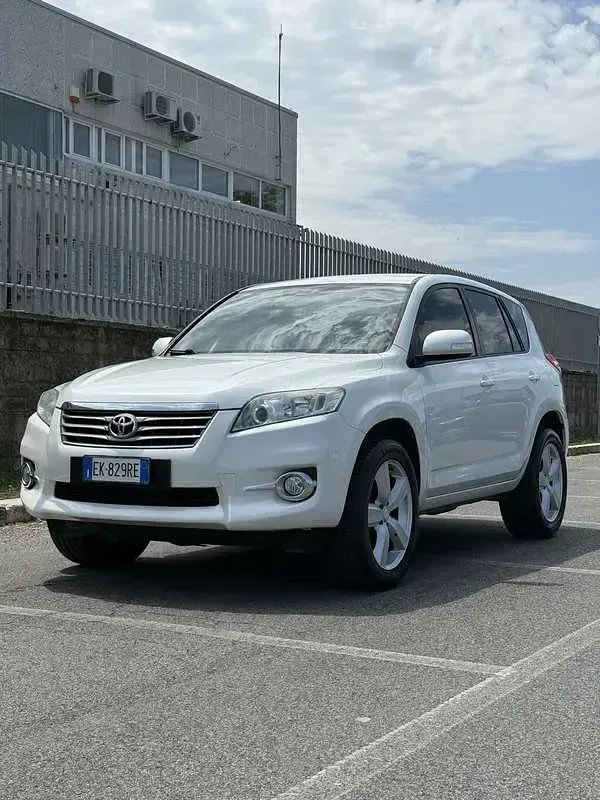 Usata Toyota RAV4 150 CV (110 kW) 2011 Bianco SUV