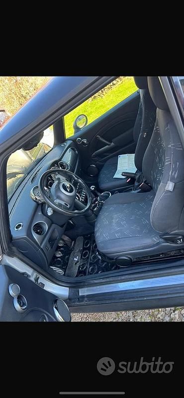 Begagnad Mini Cooper 88 HK (64 kW) 2005 Grå Halvkombi