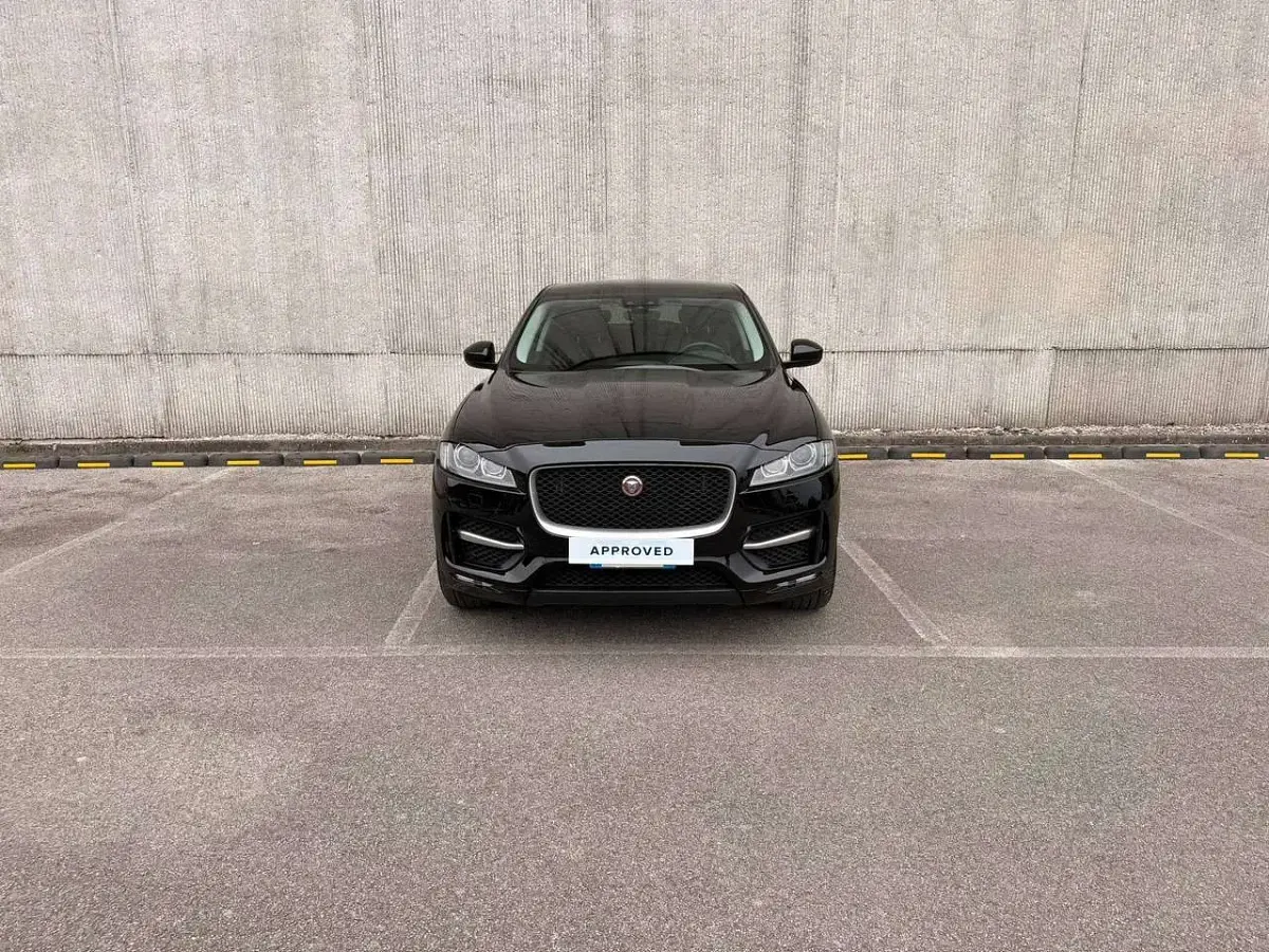 Usata Jaguar F-Pace R-Sport 179 CV (131 kW) 2019 Santorini black SUV