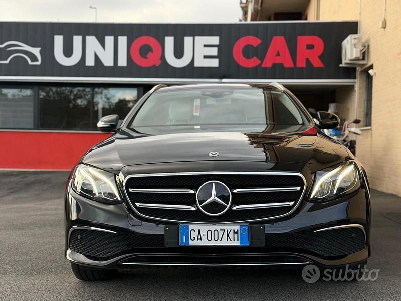 Usata Mercedes E300 Business 194 CV (142 kW) 2020 Nero Station wagon
