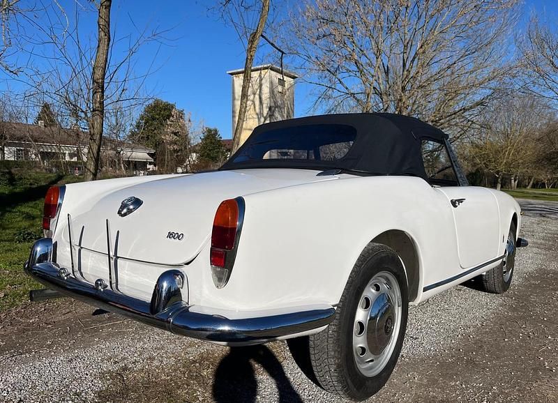 Usata Alfa Romeo Giulia Spider 92 CV (67 kW) 1964 Bianco Cabrio