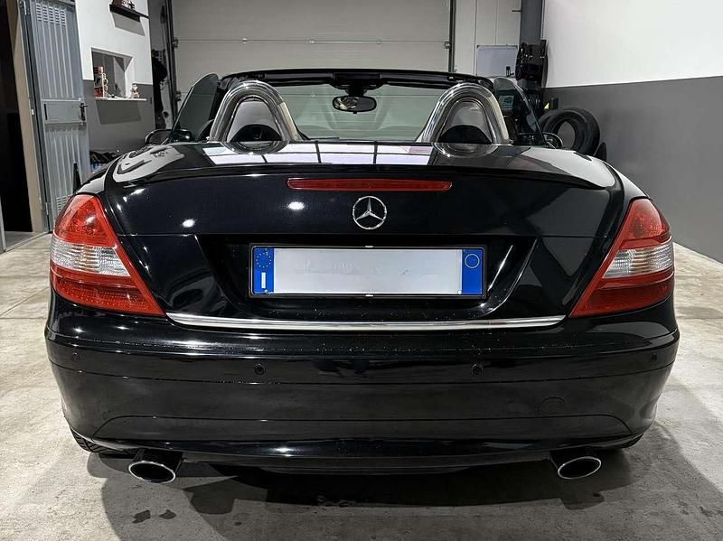 Usata Mercedes SLK200 163 CV (119 kW) 2007 Nero Cabrio