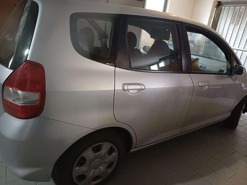 Usata Honda Jazz 77 CV (56 kW) 2006 Utilitaria