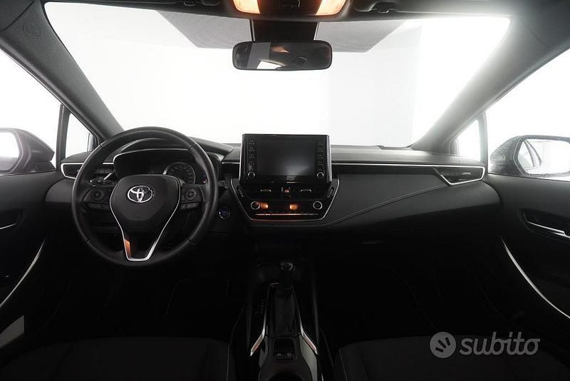 Usata Toyota Corolla Business Edition 98 CV (72 kW) 2021 Deep blue Berlina