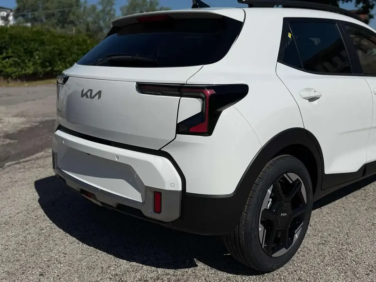 Nuova Kia Stonic Style 101 CV (74 kW) 2026 Bianco SUV