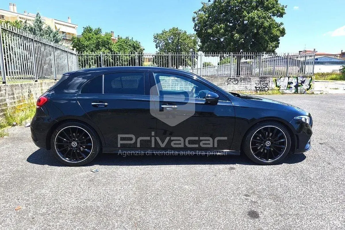 Usata Mercedes A180 Premium 116 CV (85 kW) 2019 Nero Utilitaria