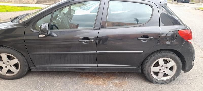 Usata Peugeot 207 2009 Nero Utilitaria