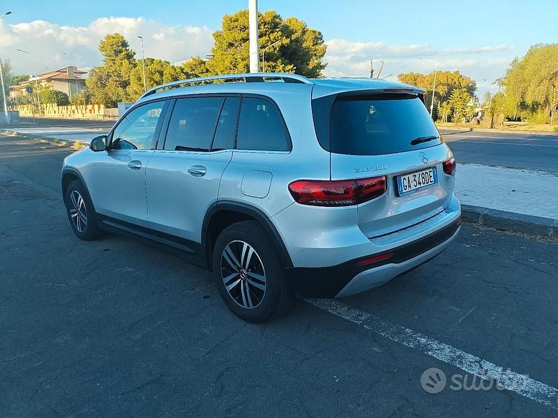Usata Mercedes GLB180 116 CV (85 kW) 2020 Argento SUV