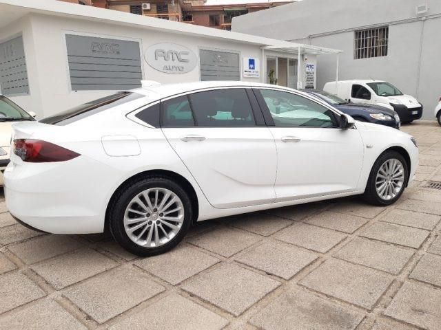 Usata Opel Insignia Sport 170 CV (125 kW) 2018 Bianco metallizzato Berlina