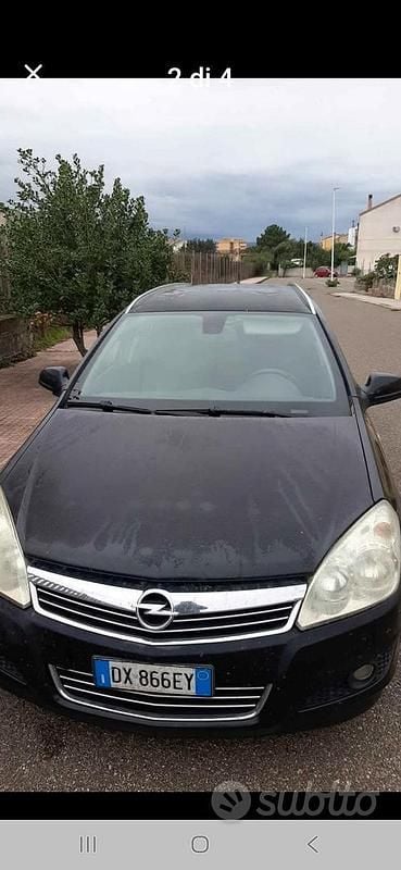 Usata Opel Astra 110 CV (80 kW) 2010 Nero Station wagon