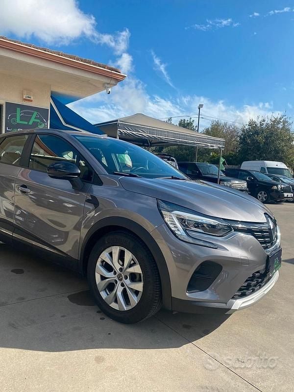 Usata Renault Captur Intens 95 CV (69 kW) 2021 Grigio SUV