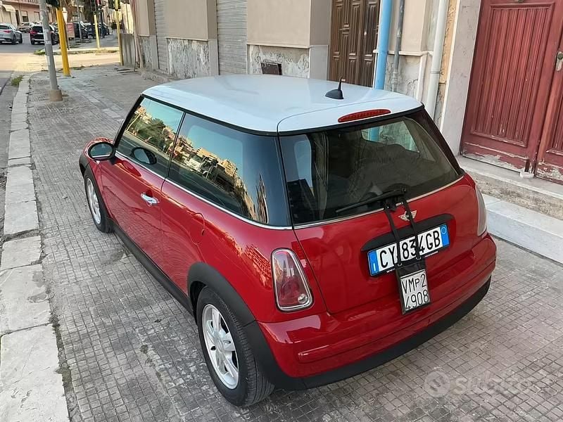 Usata Mini One D Seven 88 CV (64 kW) 2005 Rosso Utilitaria