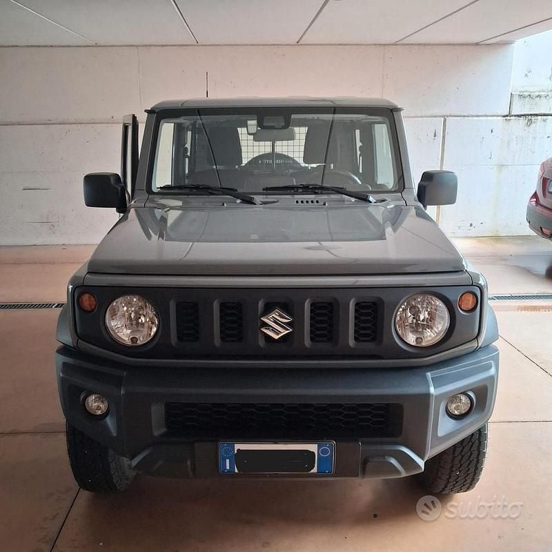 Grigio Usata 2020 Suzuki Jimny SUV | 27.000 € (Buon prezzo) - Immagine 1/4