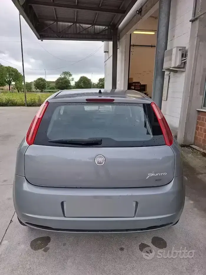Usata Fiat Grande Punto 65 CV (47 kW) 2008 Grigio Utilitaria