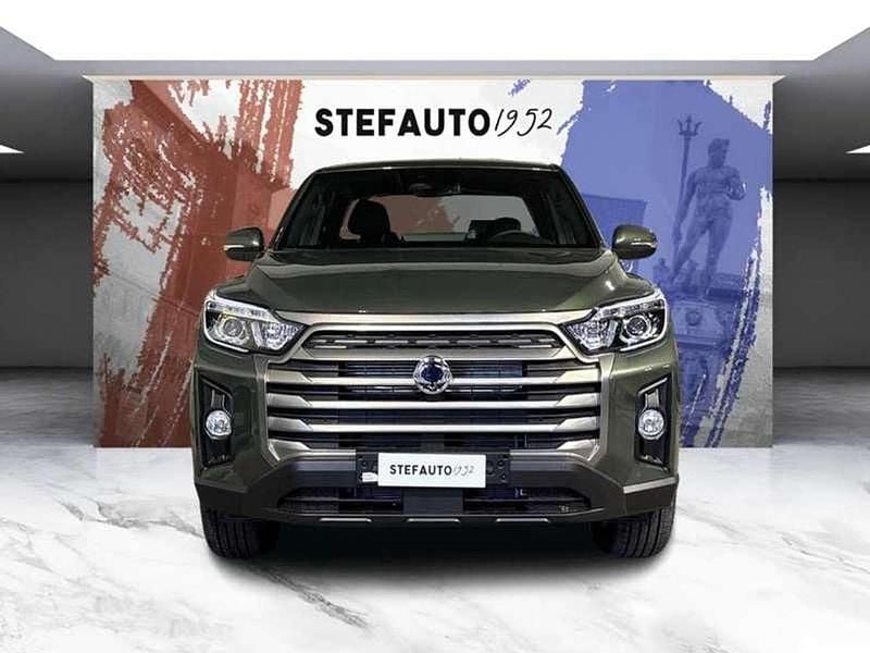 Nuova Ssangyong (KGM) Rexton 201 CV (147 kW) 2025 Amazonia green SUV