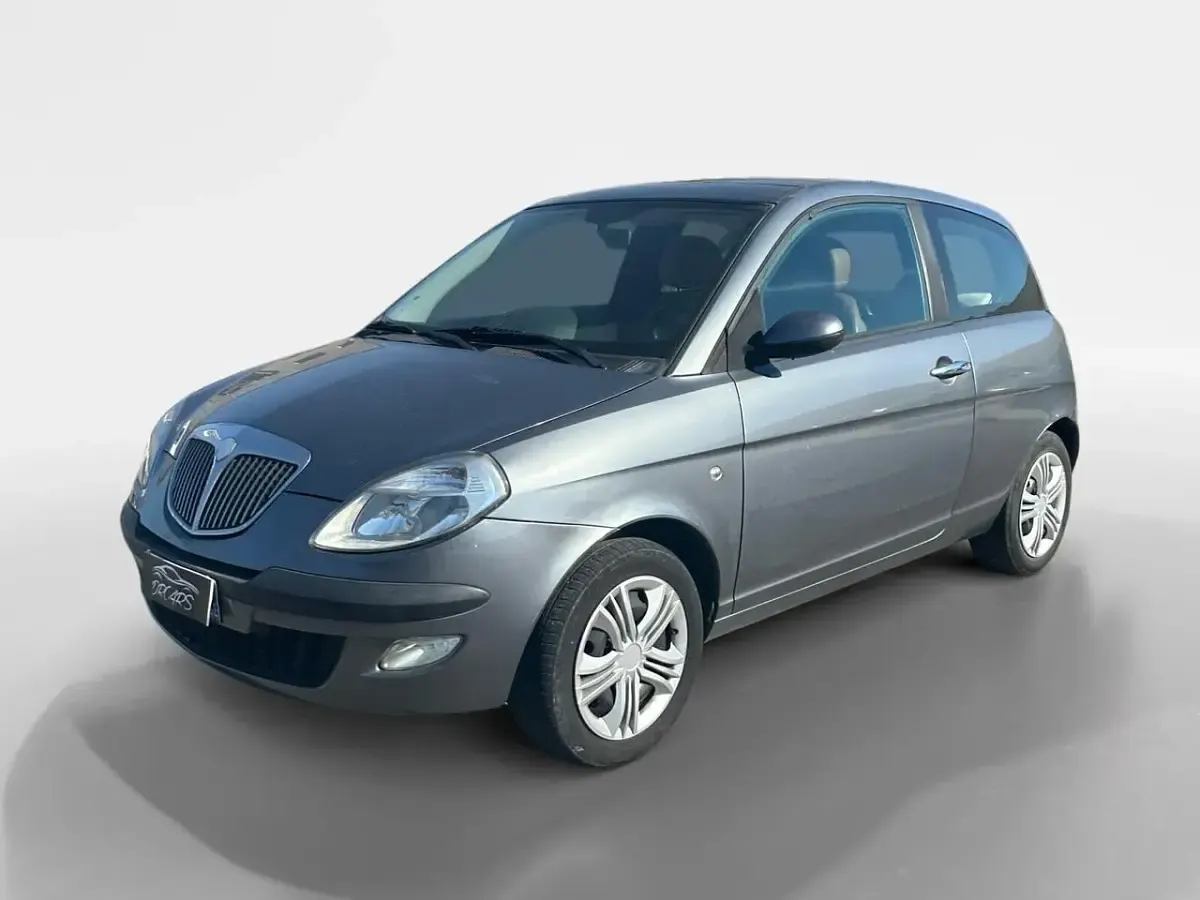 Usata Lancia Ypsilon 69 CV (50 kW) 2006 Grigio Utilitaria