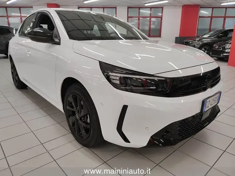 Usata Opel Corsa 101 CV (74 kW) 2025 Bianco Utilitaria