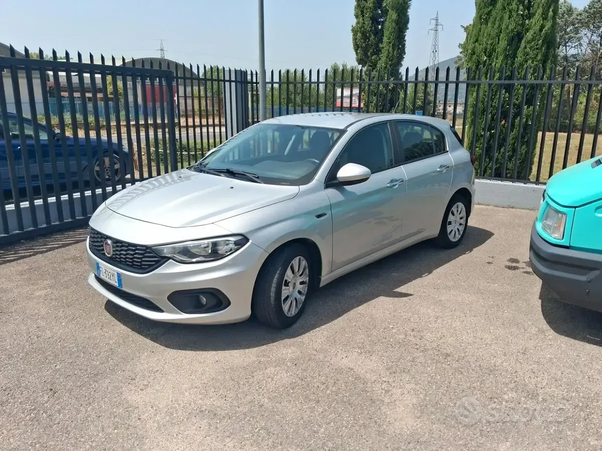 Usata Fiat Tipo S 120 CV (88 kW) 2018 Grigio Station wagon