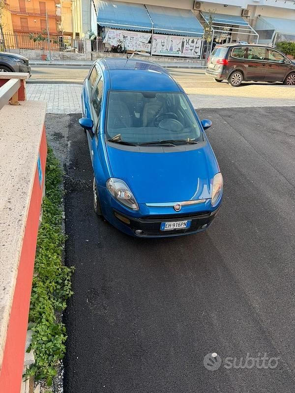 Usata Fiat Punto Evo 90 CV (66 kW) 2011 Blu Utilitaria