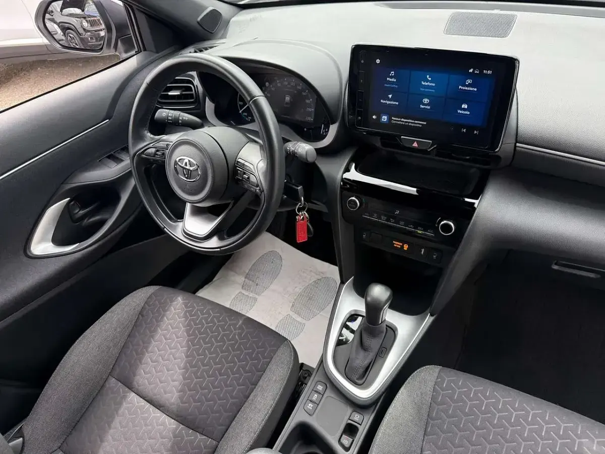 Usata Toyota Yaris Cross 116 CV (85 kW) 2022 Bianco SUV