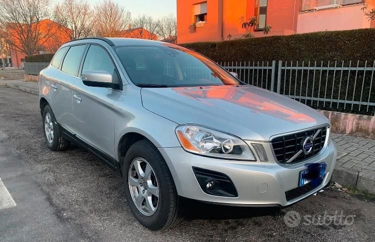 Usata Volvo XC60 185 CV (136 kW) 2009 Grigio SUV