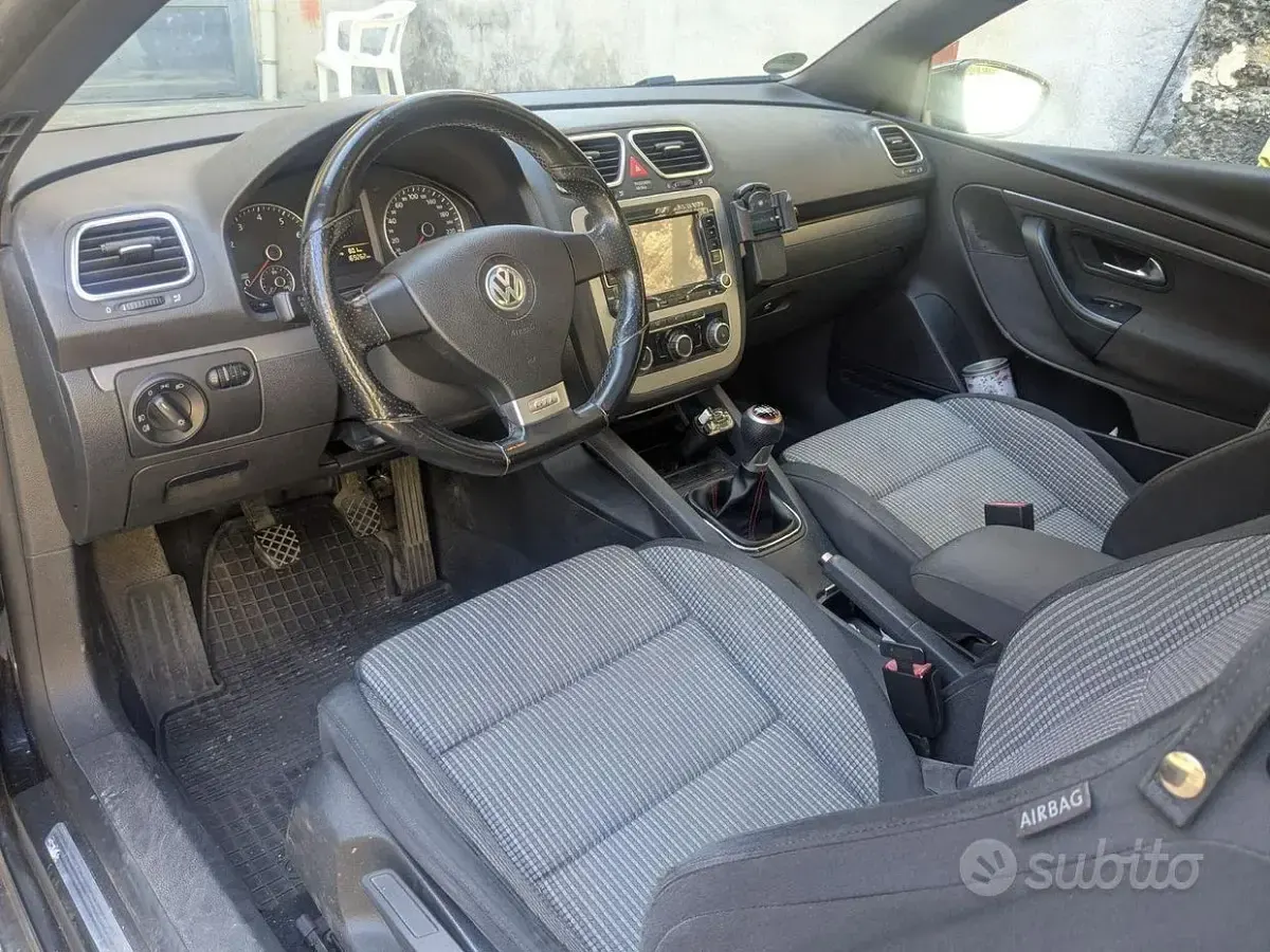 Usata VW Eos 122 CV (89 kW) 2009 Nero Cabrio