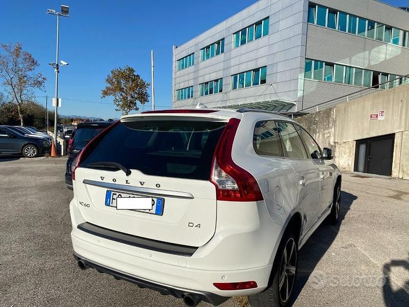 Usata Volvo XC60 Business Edition 190 CV (139 kW) 2016 Bianco SUV