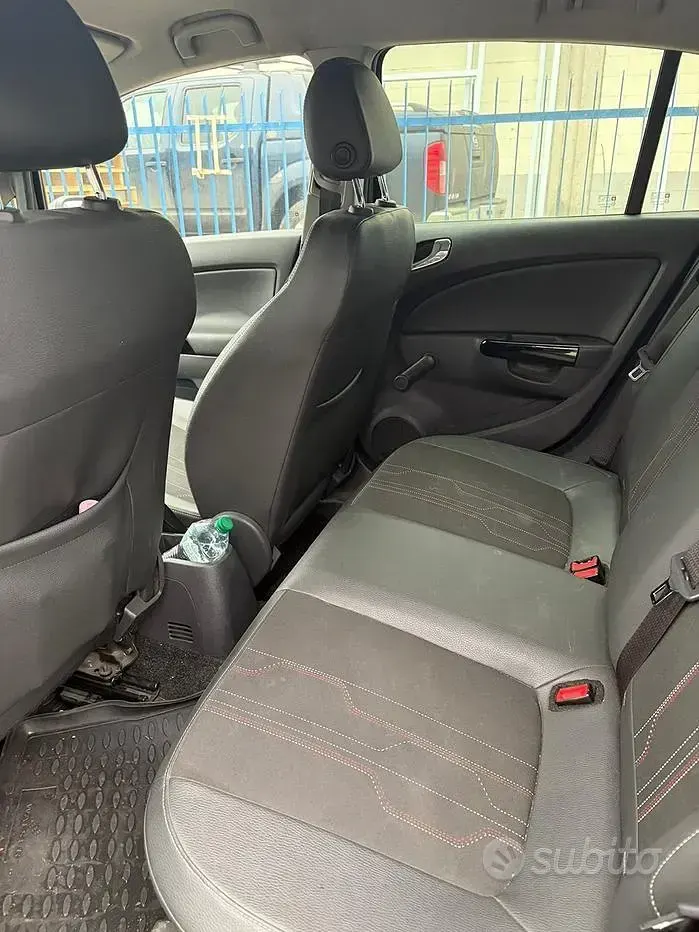 Usata Opel Corsa 75 CV (55 kW) 2013 Nero Utilitaria