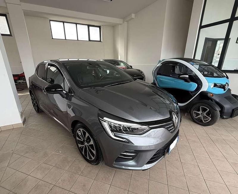 Usata Renault Clio V Techno 91 CV (66 kW) 2024 Argento Berlina