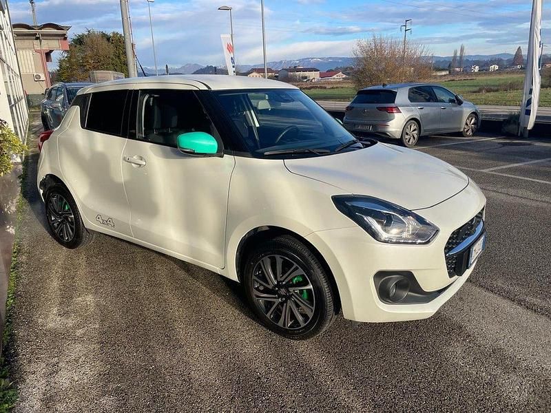 Usata Suzuki Swift 83 CV (61 kW) 2023 Bianco Berlina