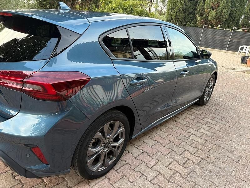 Usata Ford Focus ST-Line 120 CV (88 kW) 2023 Blu/azzurro Berlina