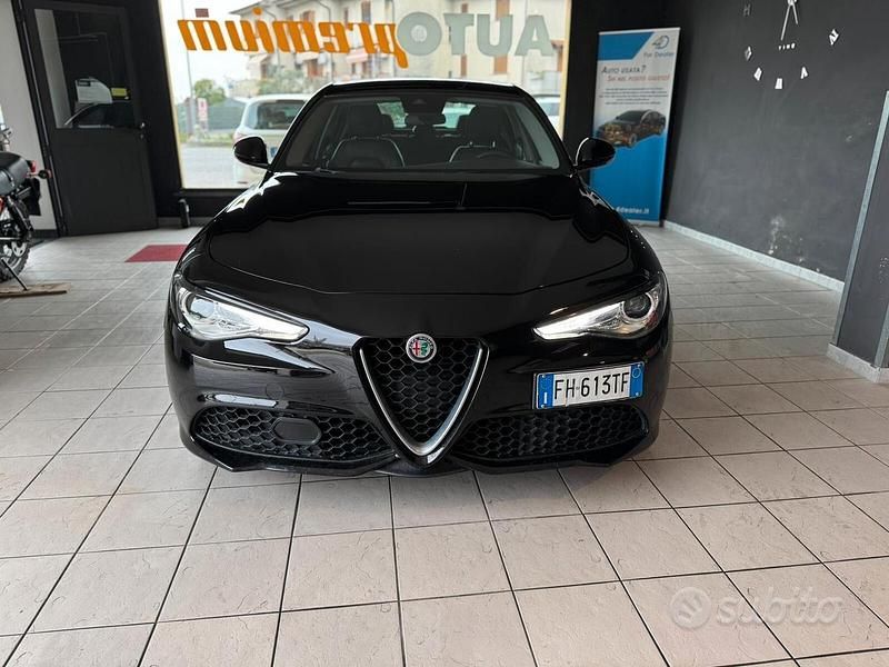 Usado Alfa Romeo Giulia Veloce 211 HP (155 kW) 2017 Preto Sedan
