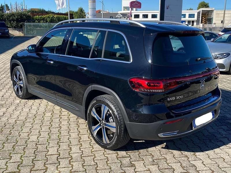 Usata Mercedes EQB300 167 kW (228 CV) 2023 Nero SUV