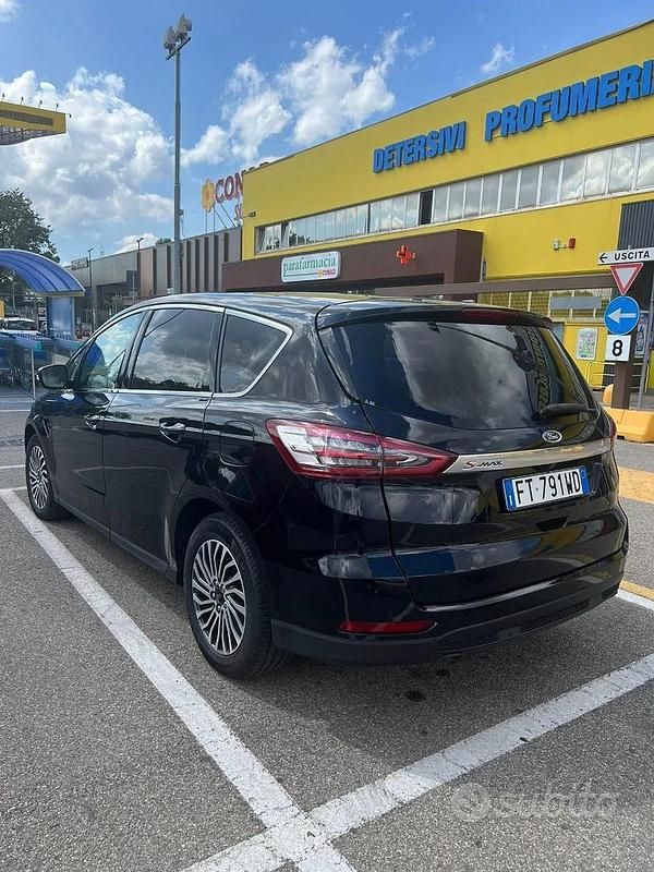 Usata Ford S-MAX Titanium 150 CV (110 kW) 2019 Nero Monovolume