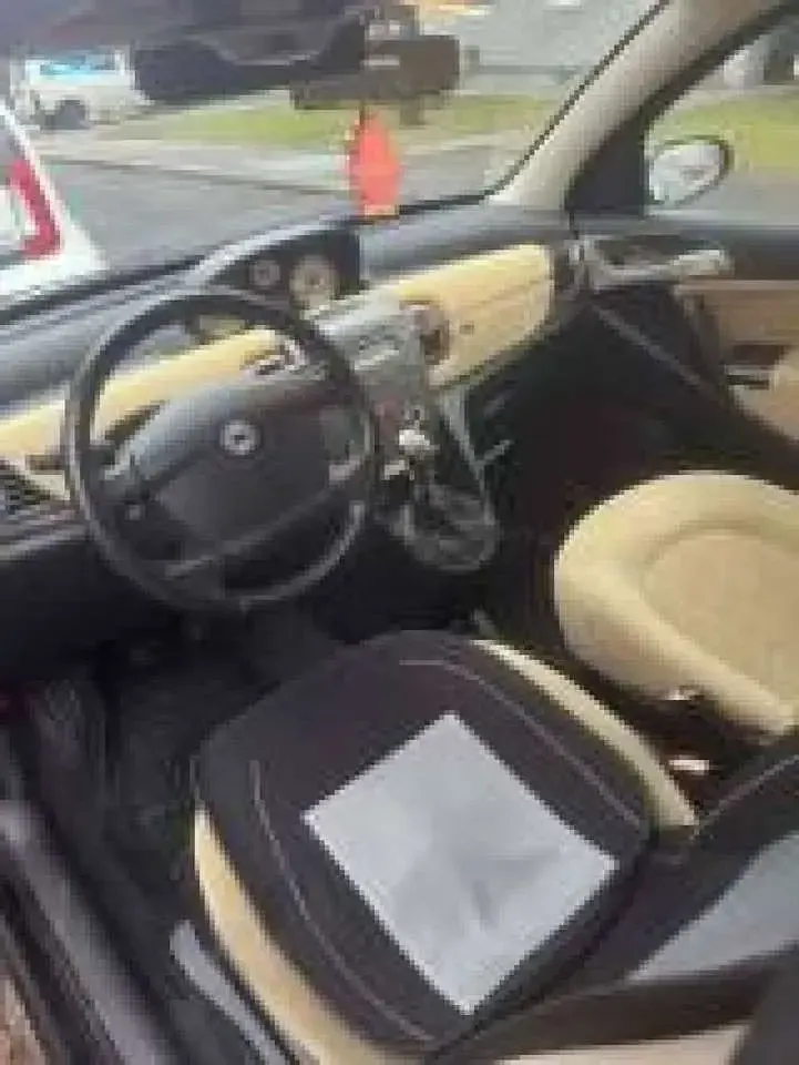 Usata Lancia Ypsilon 60 CV (44 kW) 2008 Nero Utilitaria