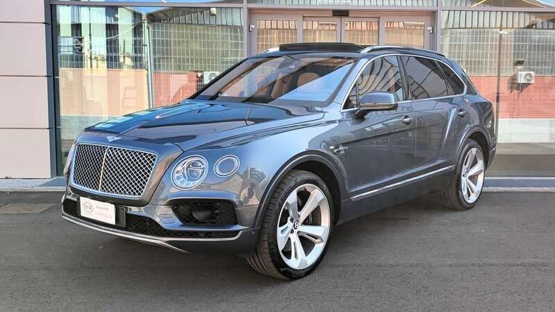 Usata Bentley Bentayga 608 CV (447 kW) 2016 Grigio SUV