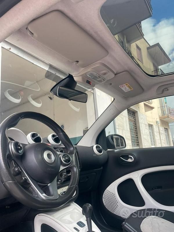 Usata Smart ForFour Passion 2016 Bianco Utilitaria
