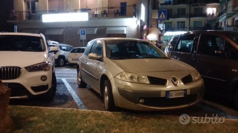 Usata 2007 Renault Mégane II Due volumi | 1500 € (Buon prezzo) - Immagine 1/3