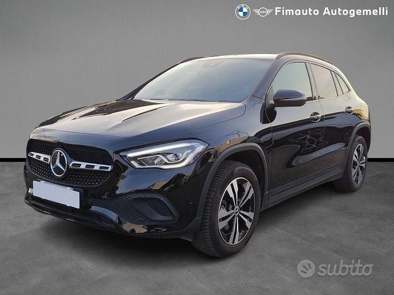 Nero / metallizzato Usata 2021 Mercedes GLA200 SUV | 29.900 € (Super prezzo) - Immagine 1/4