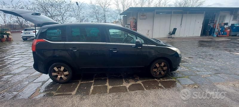 Usata Peugeot 5008 2012 Nero Monovolume