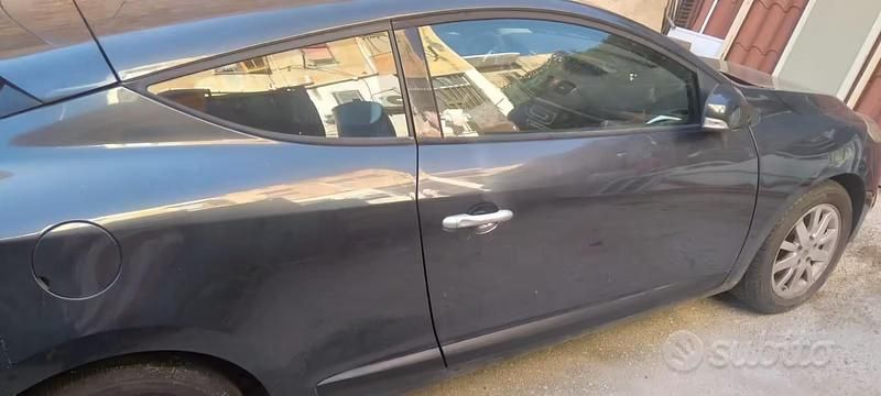 Usata Renault Mégane Coupé 105 CV (77 kW) 2009 Grigio Coupé