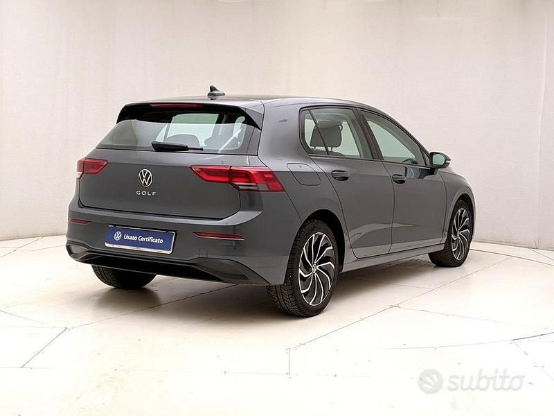 Używany VW Golf VII Life 116 KM (85 kW) 2021 Szary Hatchback