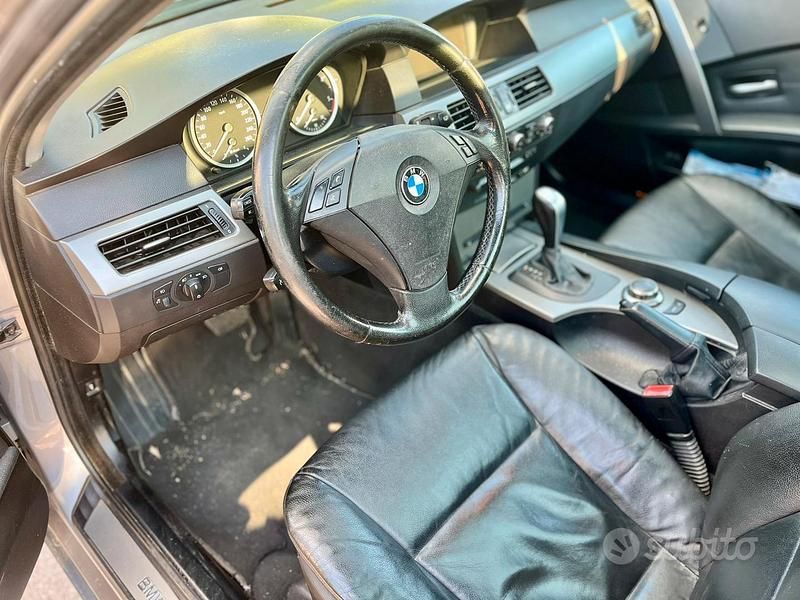 Usata BMW 525 177 CV (130 kW) 2006 Grigio Station wagon