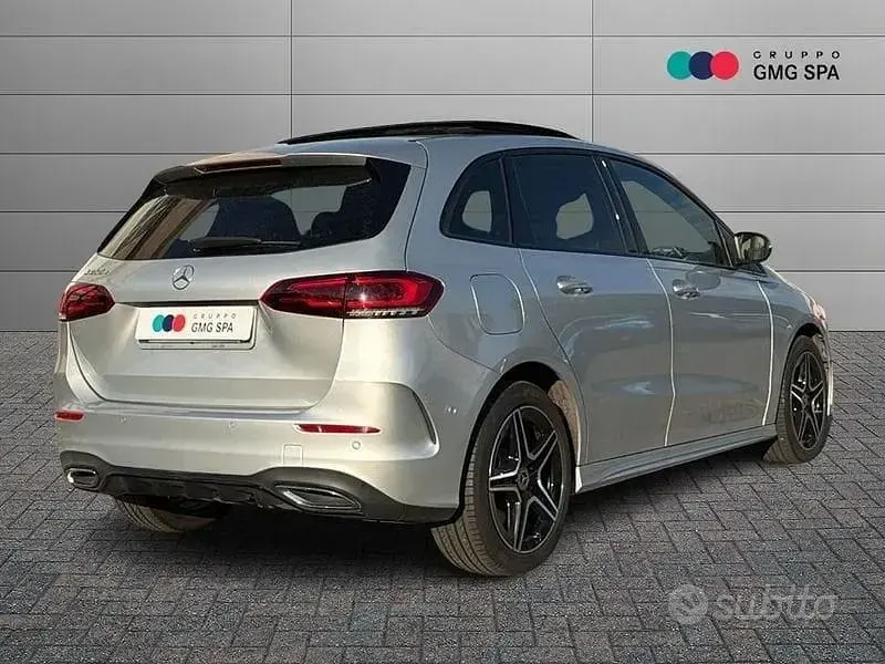 Usata Mercedes B250e Premium 218 CV (160 kW) 2022 Grigio Utilitaria