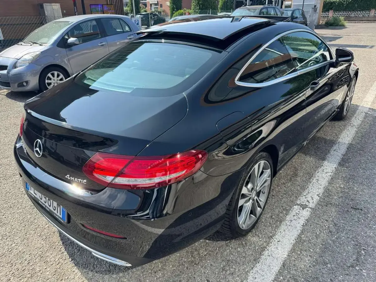 Usata Mercedes C250 Premium Plus 204 CV (150 kW) 2016 Nero Coupé