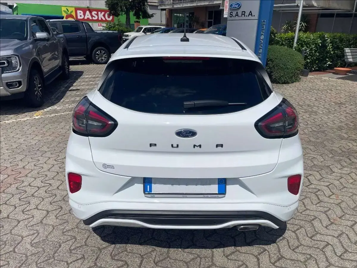 Usata Ford Puma ST-Line 125 CV (91 kW) 2024 Bianco pastello SUV